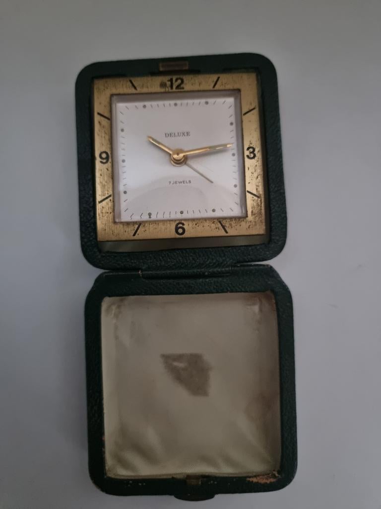 Vintage DELUXE 7 Jewels Reiswekker in Leren Etui, Antiek en Kunst, Antiek | Klokken, Ophalen of Verzenden
