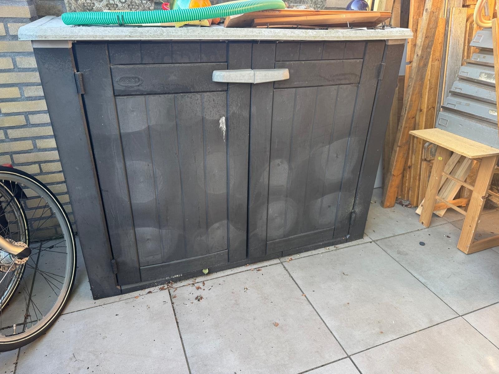 Keter opbergbox / tuinkast 150x85x115 cm (1400 liter), Ophalen, Gebruikt, Kunststof, Containerberging