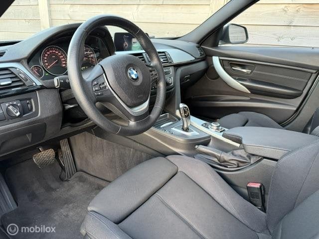 BMW 3-serie Touring 316i M Sport Edition Executive PAno-Stoe, Auto's, Automaat, Gebruikt, 4 cilinders, 1445 kg