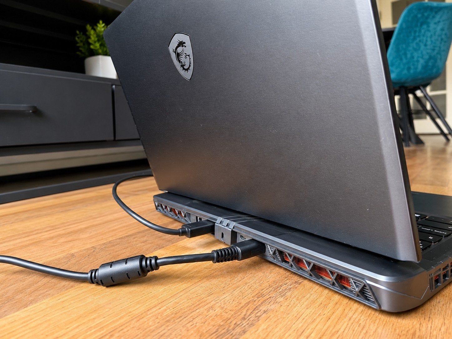 Foto 4 van MSI Vector 16 HX i9-14900HX RTX 4080 32GB 1TB Gaming