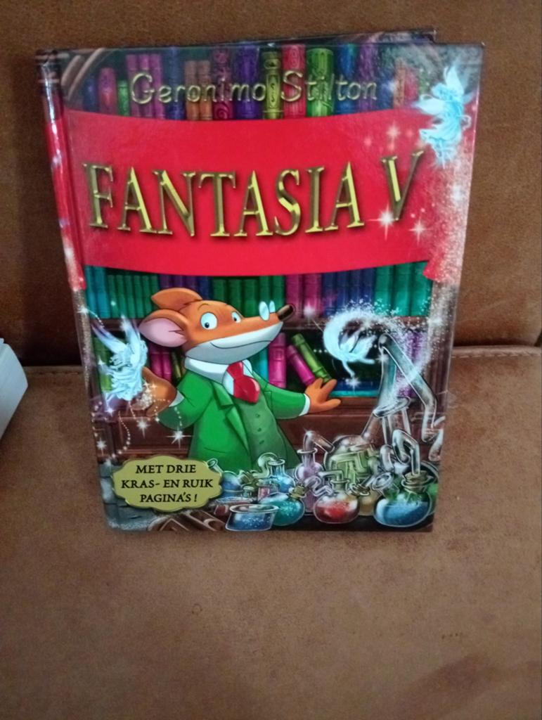 Geronimo Stilton Fantasia V - Met kras- en ruikpagina's, Ophalen of Verzenden