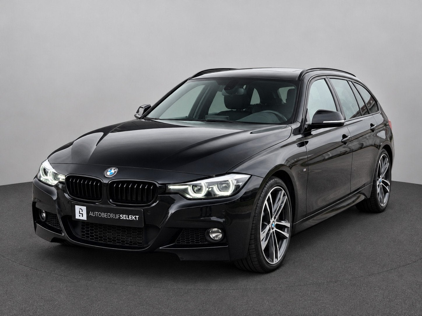 BMW 3-serie Touring 318i M-Sport | Panorama | 19 inch | LED, Auto's, Automaat, Gebruikt, Met garantie (alle), 1465 kg