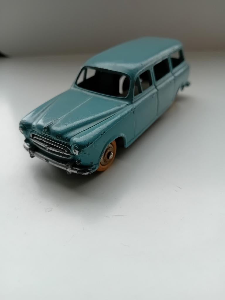 Dinky toys Peugeot 403., Hobby en Vrije tijd, Modelauto's | 1:43, Ophalen of Verzenden, Zo goed als nieuw, Auto, Dinky Toys