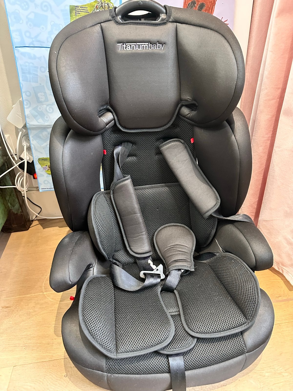 Titaniumbaby autostoel 9-36 kg, Verstelbare rugleuning, 9 t/m 36 kg, Ophalen, Overige merken