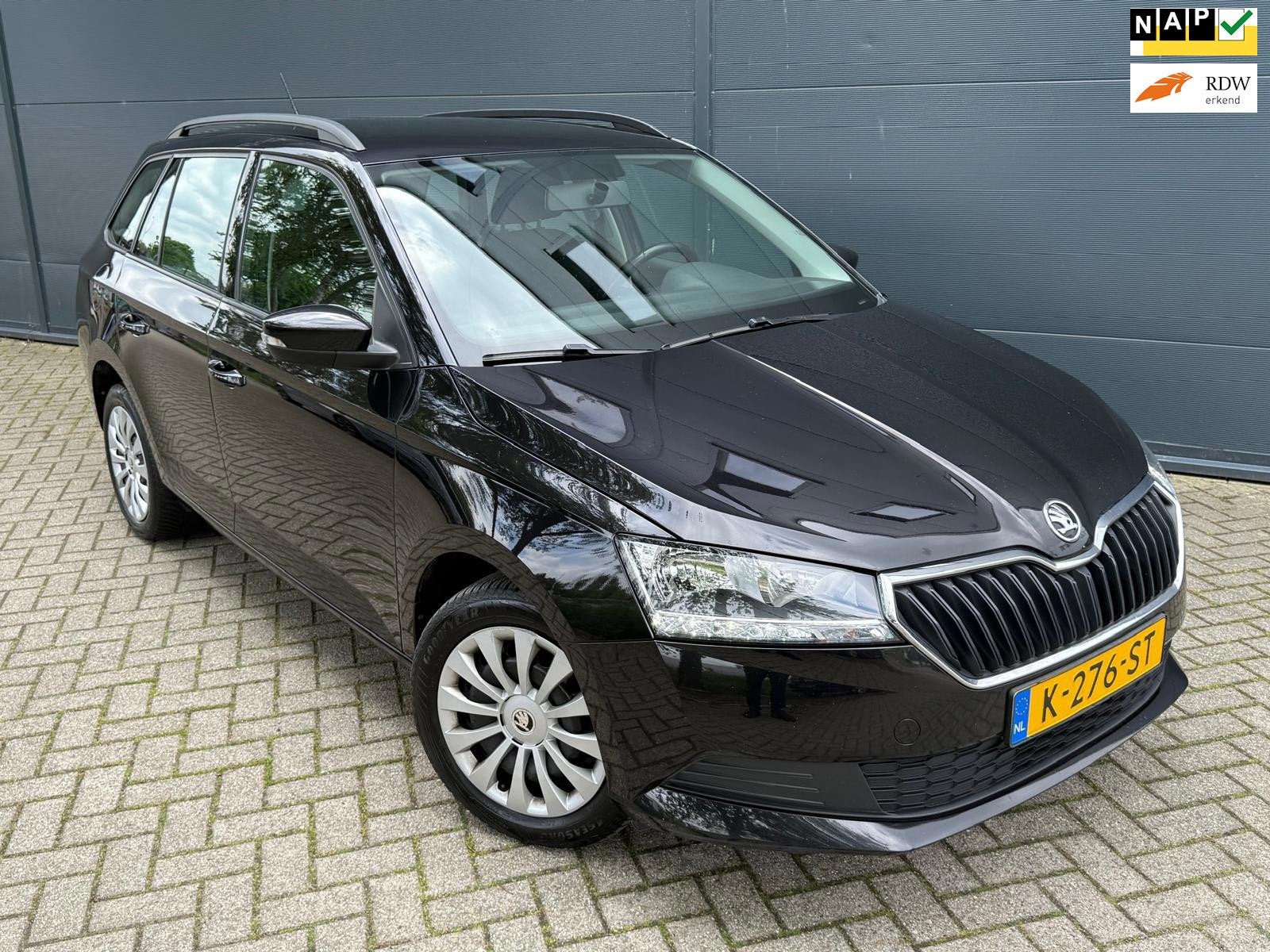 Skoda Fabia Combi 1.0 TSI Active/Carplay/Airco/cruise/parkee, Voorwielaandrijving, Gebruikt, Euro 6, 95 pk