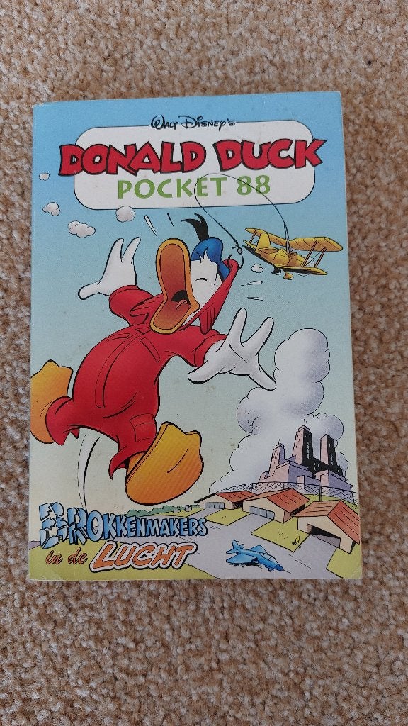 Donald Duck Pocket 88 - Brokkenmakers in de Lucht, Boeken, Gelezen, Ophalen of Verzenden, Walt Disney, Eén stripboek