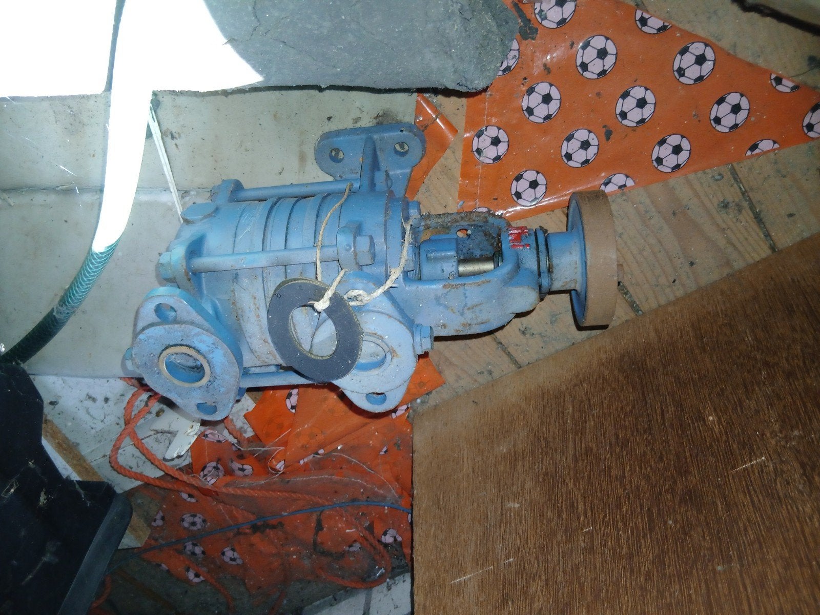 Oude Meertraps Centrifugaalpomp, Ophalen