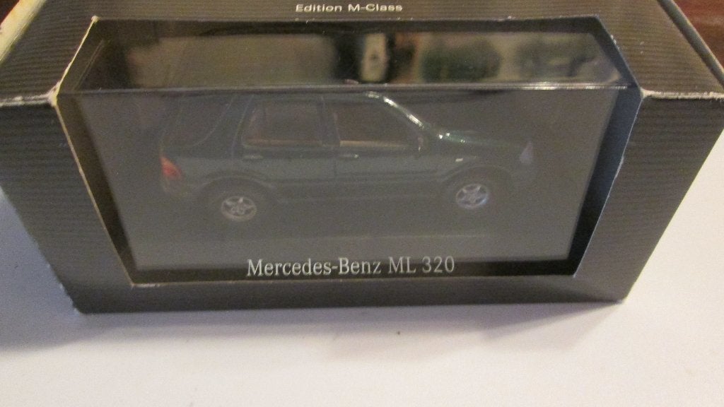 Mercedes Benz ML 320 Groen Minichamps 1:43, Hobby en Vrije tijd, Ophalen of Verzenden, Nieuw, Auto, MiniChamps