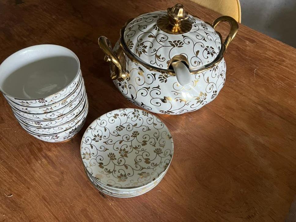 Soep of Bowl kom met schaaltjes en schoteltjes, Ophalen of Verzenden