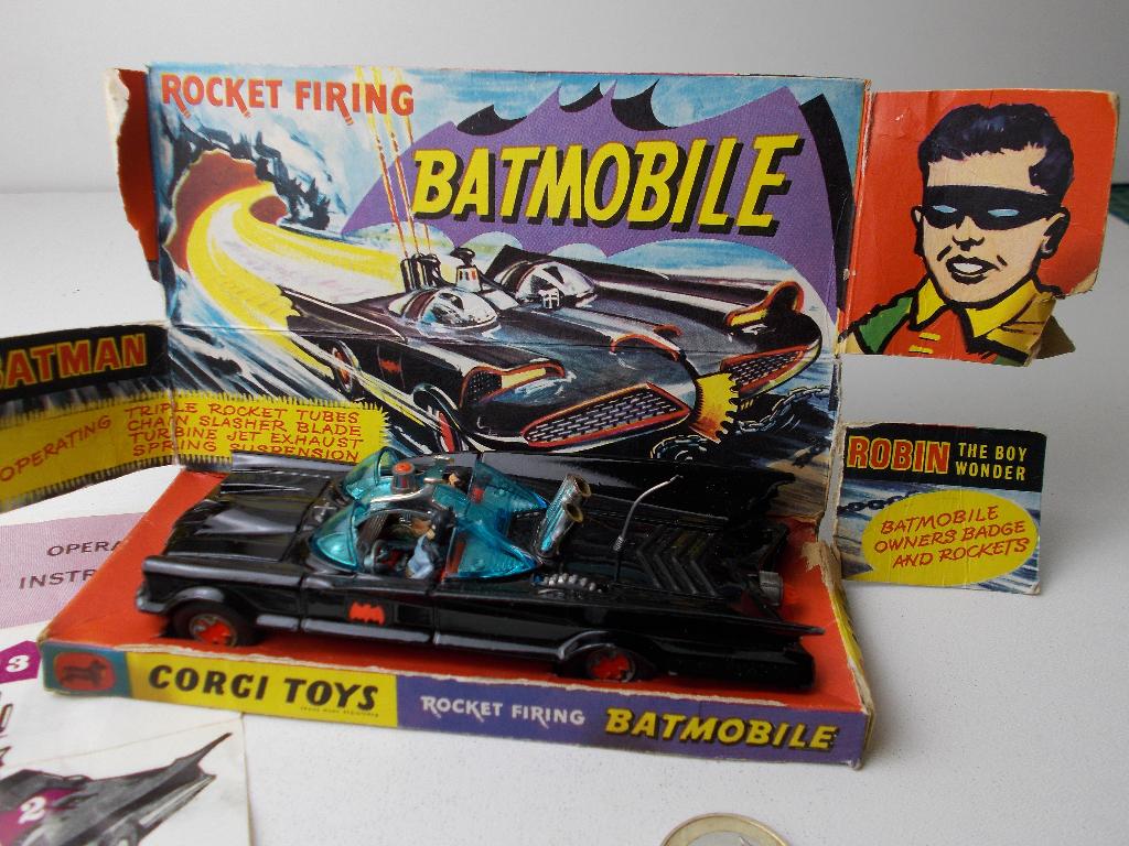 1966 Corgi Toys 267 BATMOBILE +ORIGINELE INLAY DOOS. I.g.st!, Hobby en Vrije tijd, Modelauto's | 1:43, Ophalen of Verzenden, Zo goed als nieuw