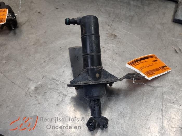 Koplamp Sproeier van een Mercedes Sprinter, Gebruikt, -, Ophalen of Verzenden, -