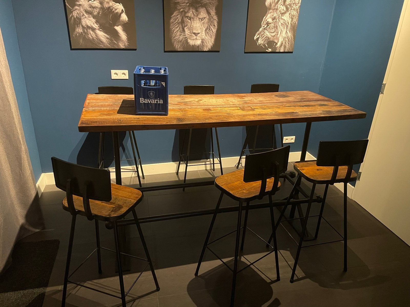 Robuuste bartafel met 6 barkrukken - Industrieel design, Ophalen, Gebruikt
