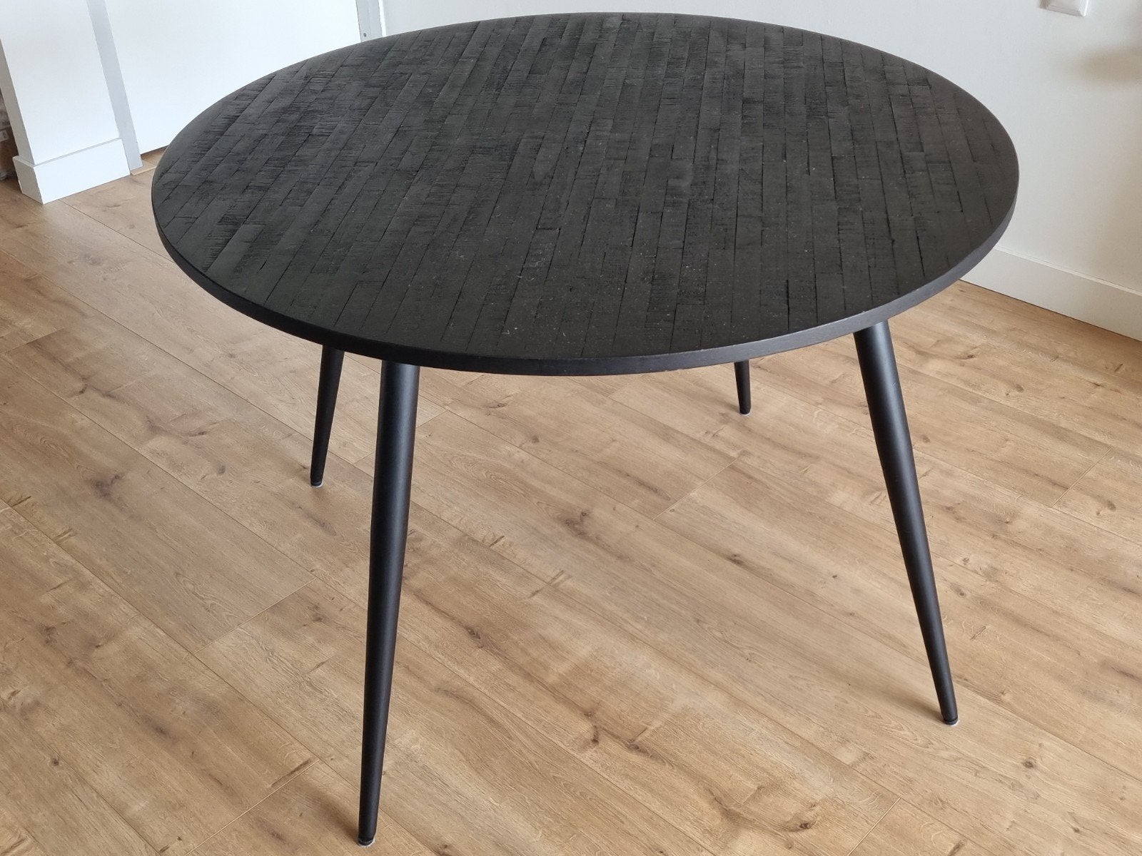 MOOS zwarte ronde eettafel voor 4 personen (diameter 110 cm), Huis en Inrichting, Tafels | Eettafels, Rond, Zo goed als nieuw