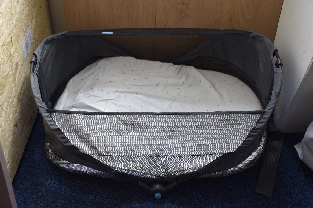 Deryan pop-up reisbedje met matras en tas, Ophalen, Nieuw, Reisbedje