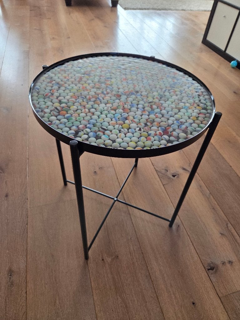 Zelf gemaakte knikker bijzet tafel, knikkers, epoxy hars, 45 tot 60 cm, Minder dan 55 cm, Rond, Nieuw