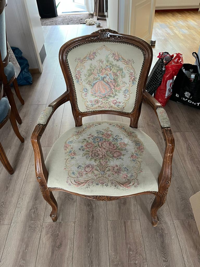 Antieke fauteuil met geborduurd bloemenpatroon, Antiek en Kunst, Ophalen