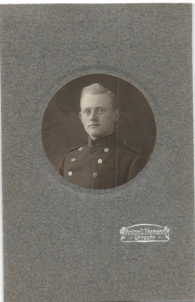 Kabinet foto - A.C. Thomas - MILITAIR - Utrecht, Verzamelen, Foto's en Prenten, Gebruikt, Foto, Ophalen of Verzenden, Voor 1940