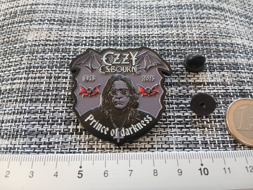 Ozzy Osbourne mooie prince of darkness pin badge speld n1, Verzenden, Nieuw, Overige typen