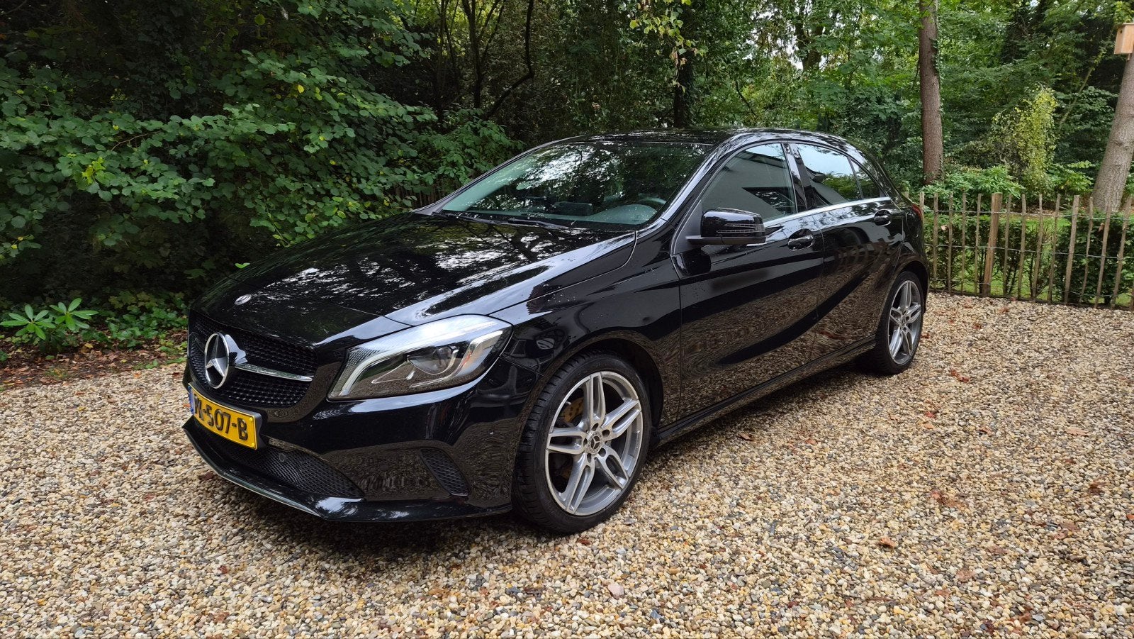 Mercedes A klasse A160 NAP  AMG velgen, Zwart, 4 cilinders, Wit, Particulier