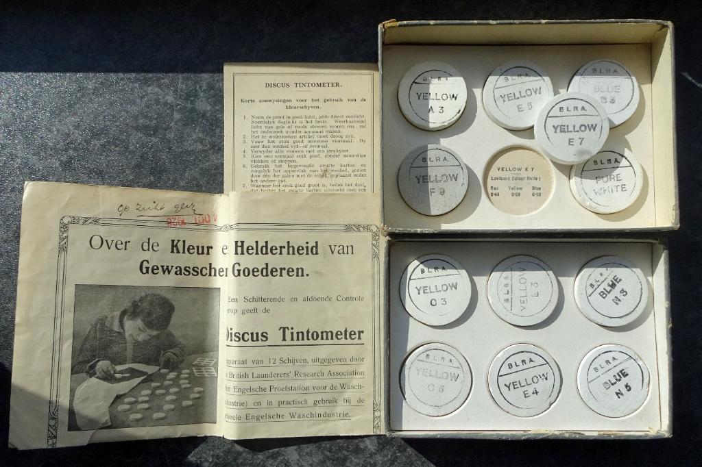 Vintage Discus Tintometer - Kleurtester voor textiel, Ophalen of Verzenden, Gebruikt