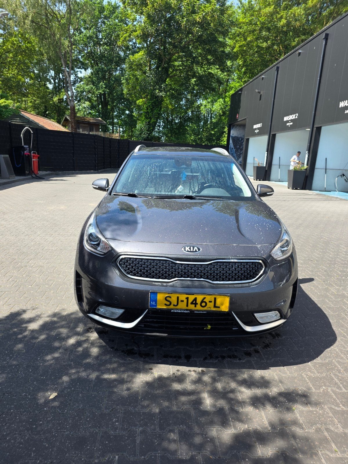 Kia Niro 1.6 GDi Hybrid 141pk Dct6 2018 Grijs, Auto's, Kia, 1580 cc, Origineel Nederlands, 75 €/maand, 26 km/l