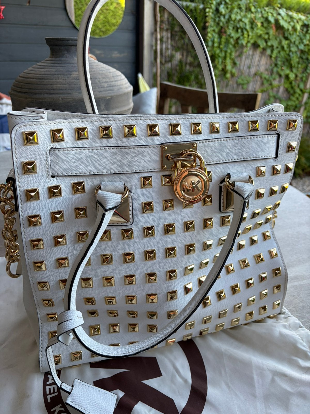 Michael Kors Hamilton Studded Tote – wit/goud, Ophalen of Verzenden, Zo goed als nieuw, Wit, Shopper