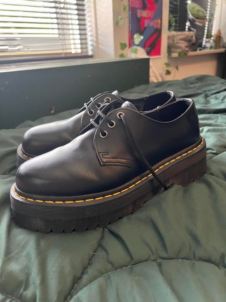 Dr. Martens schoenen met plateauzool, Kleding | Dames, Schoenen, Ophalen of Verzenden, Gedragen, Zwart, Overige typen