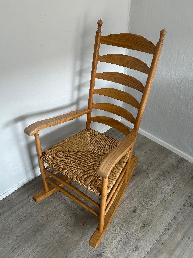 Vintage houten schommelstoel, Ophalen