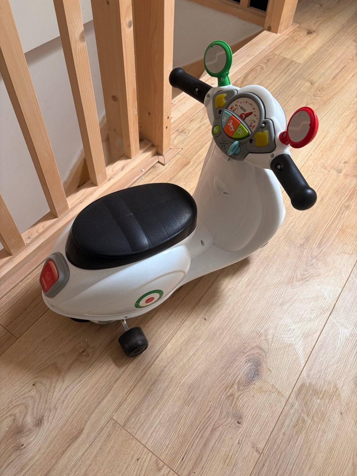 Chicco Vespa loopmotor - Zo goed als nieuw, Kinderen en Baby's, Ophalen, Zo goed als nieuw, Loopfiets