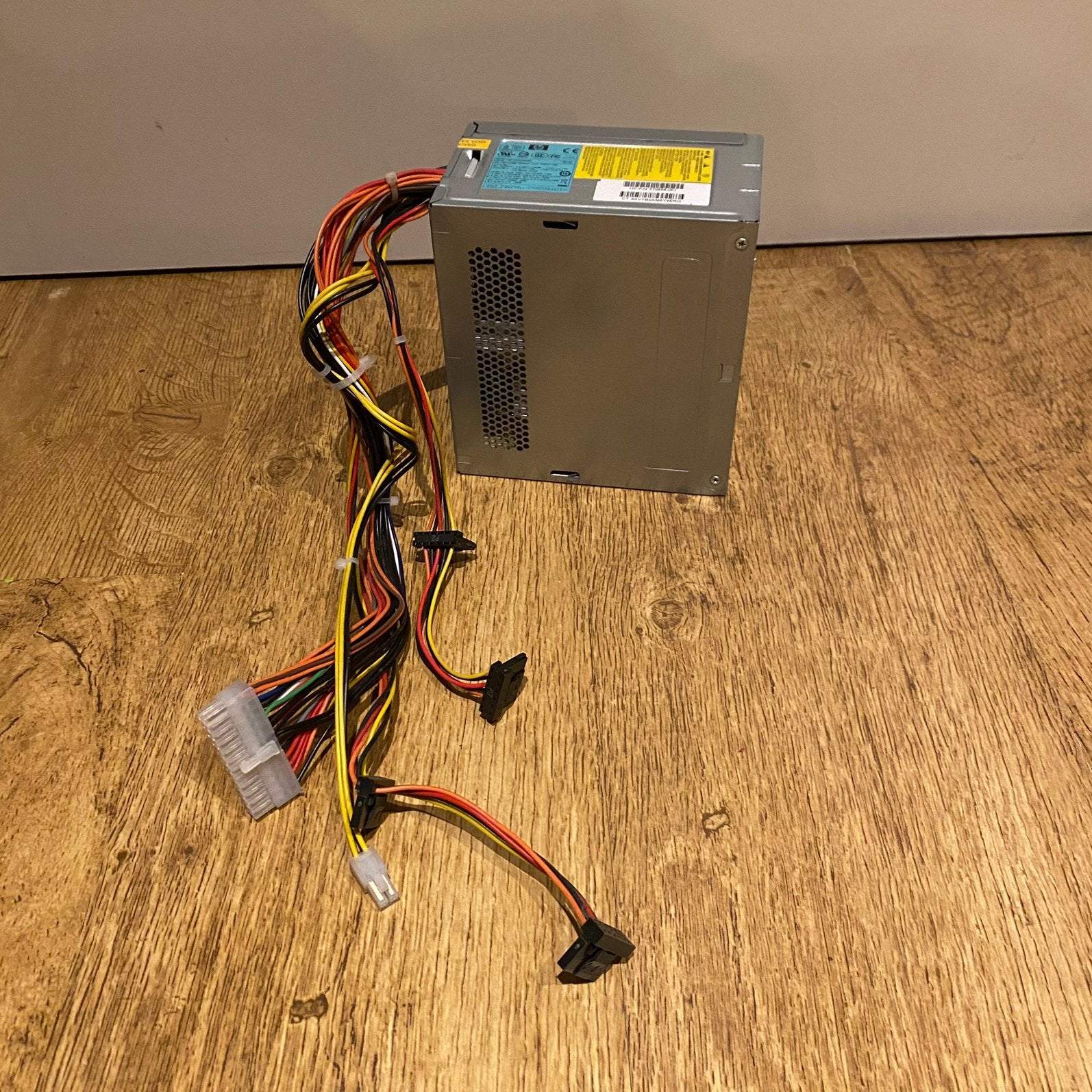 HP  300 watt Desktop voeding, Computers en Software, Interne voedingen, Ophalen of Verzenden, Gebruikt