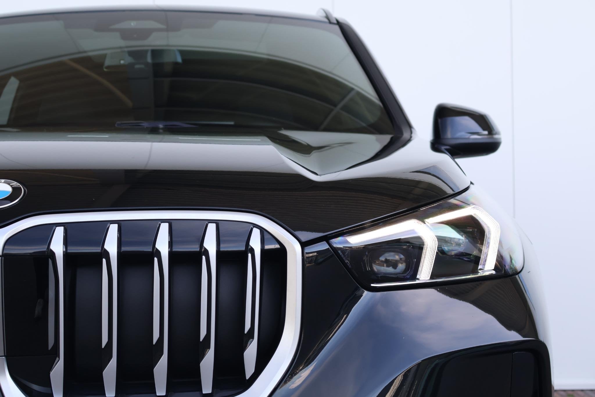 BMW X1 sDrive18i / M-Sport Pakket / Pano Dak / Stoelverwarmi, Auto's, BMW, Gebruikt, Met garantie (alle), Zwart, Bedrijf
