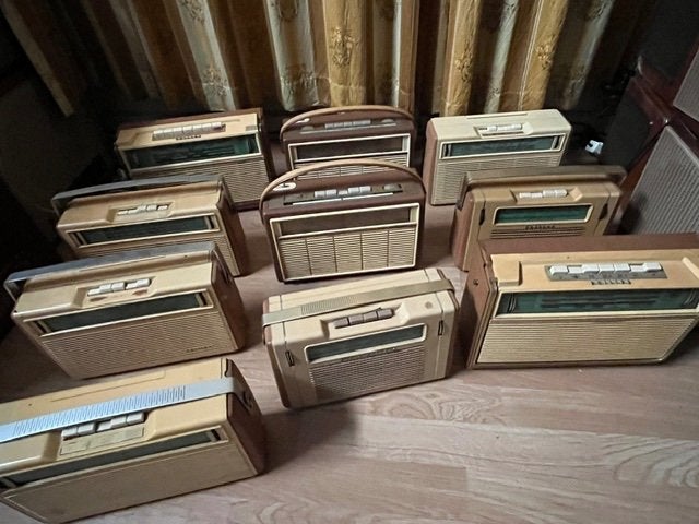 11 vintage transistor radios, Audio, Tv en Foto, Ophalen, Gebruikt, Transistorradio