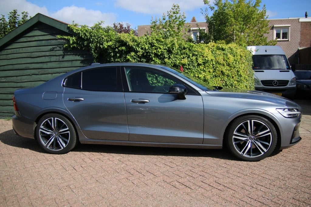 Volvo S60 2.0 T4 R-Design Polestar engineered (bj 2019), Auto's, Automaat, 12 maanden, 15 km/l, 4 cilinders