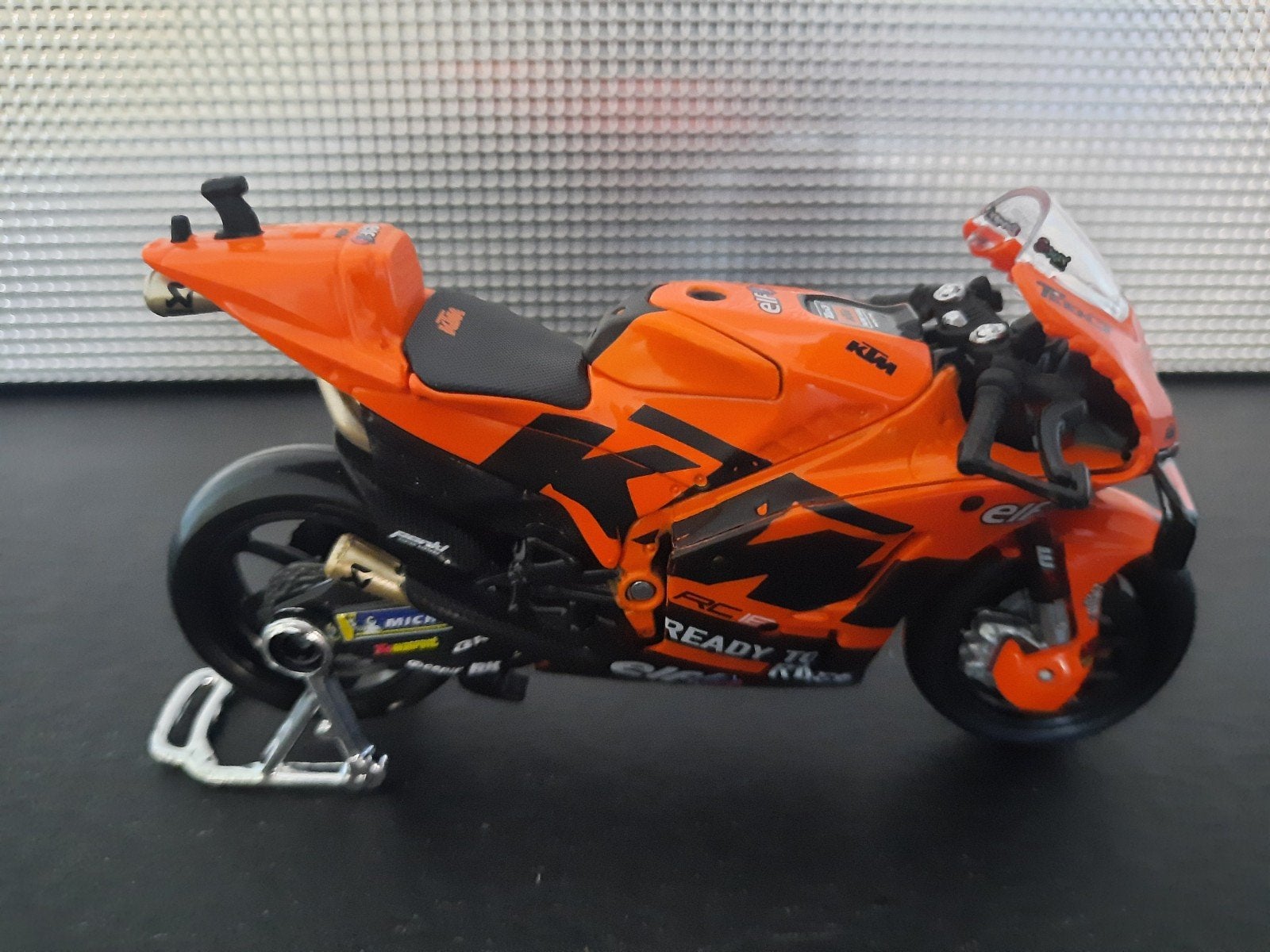 Sterk Afgeprijsd! KTM RC16 Tech Factory Racing #9 1:18, Maisto, Nieuw, Ophalen of Verzenden, Maisto