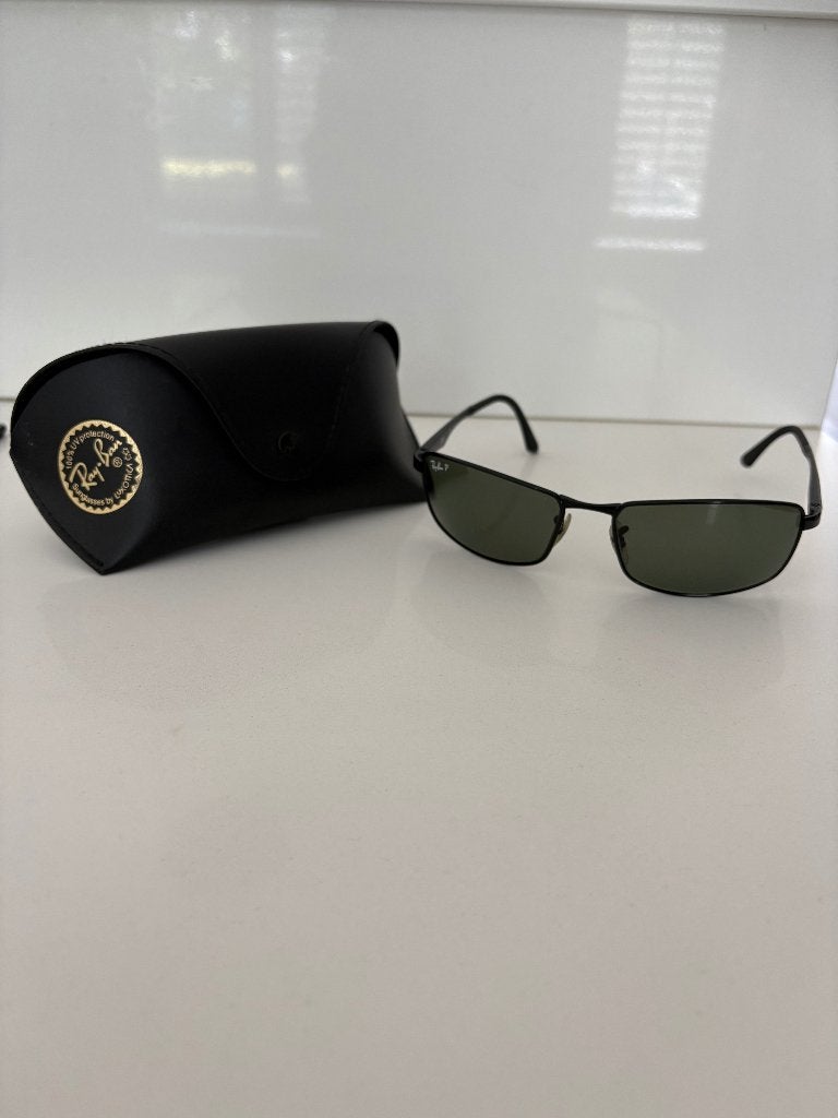 Nieuwe originele RayBan zonnebril met gepolariseerde glazen, Zonnebril, Zwart, Nieuw, Ophalen of Verzenden