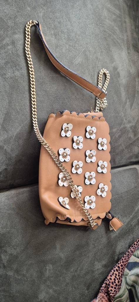 Zara schoudertasje met bloemdetails en gouden ketting, Ophalen of Verzenden
