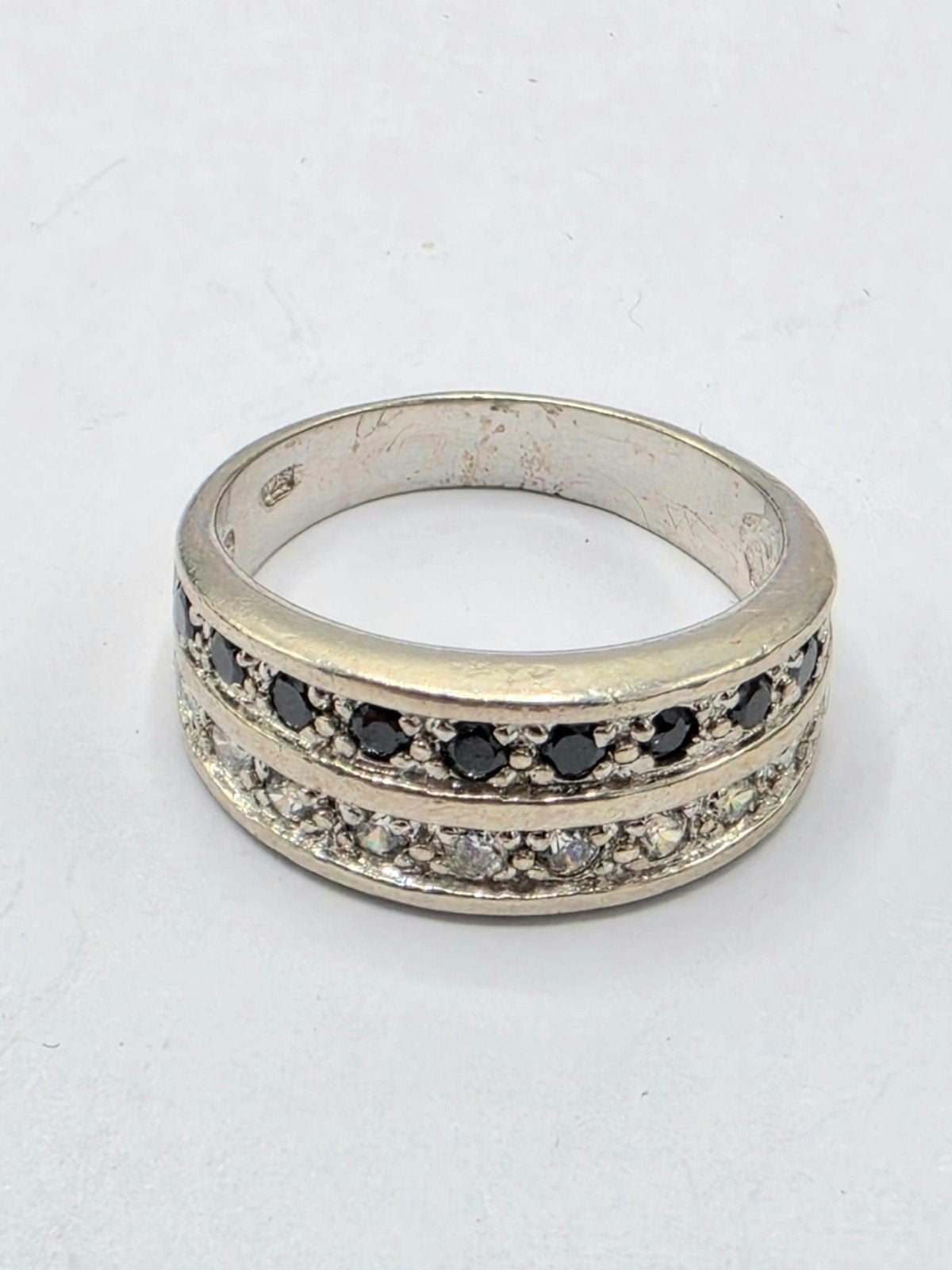 Zilveren Ring met Blauw / Witte Fonkelende Steentjes, 18 tot 19, Verzenden, ., Zo goed als nieuw