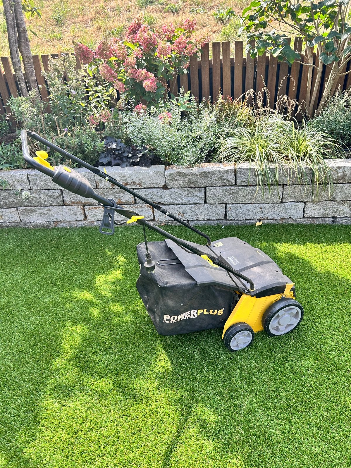 Powerplus POWXG7513 Gazonverticuteermachine/Beluchter, Ophalen, Gebruikt, Elektrische grasmaaier, Opvangzak