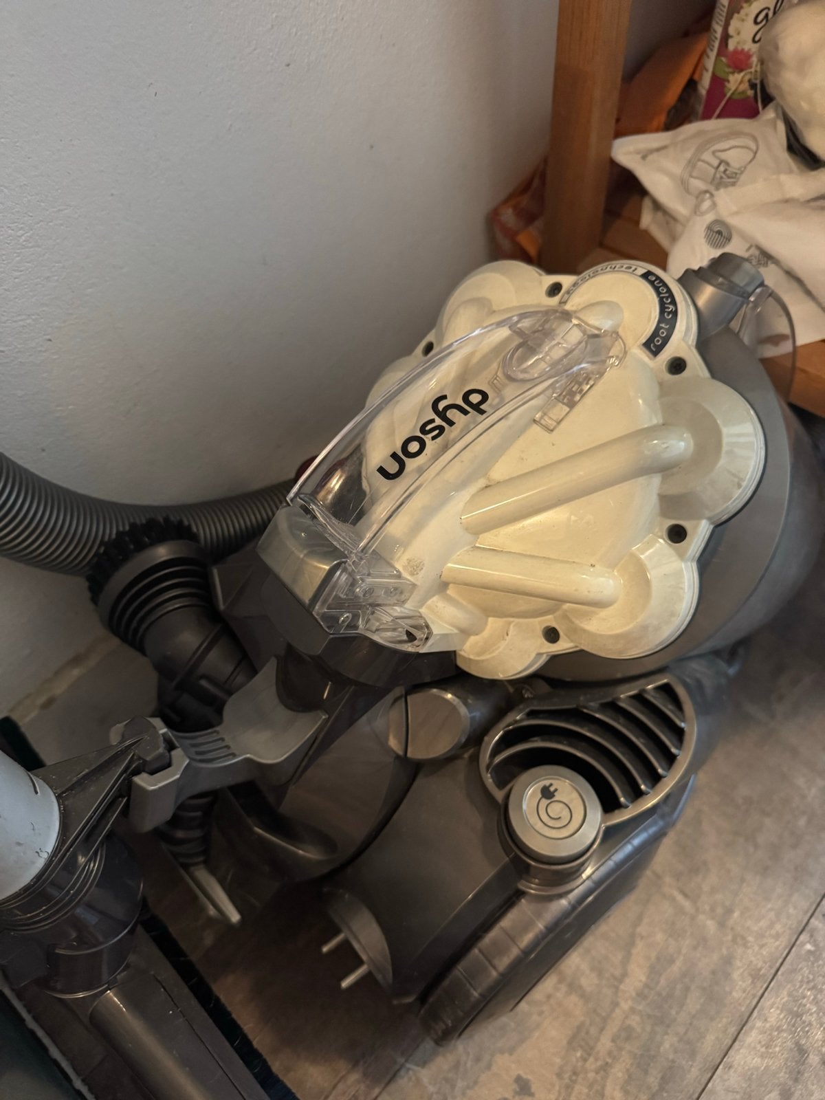 Dyson DC19 Sledestofzuiger - Krachtige Cycloon Technologie, Gebruikt, Ophalen of Verzenden, Dyson, Sledestofzuiger