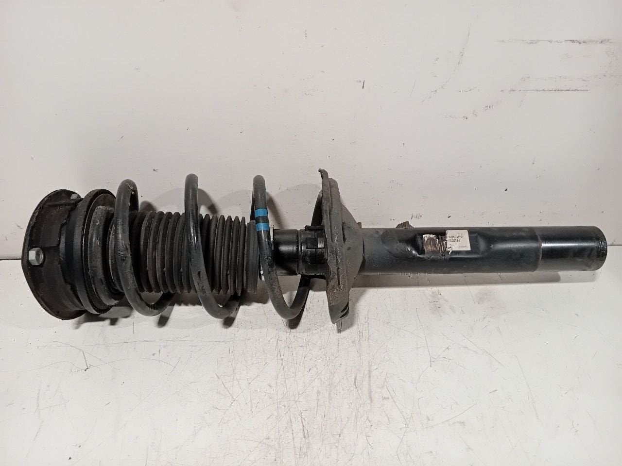 Veerpoot links voor Volkswagen Golf, Onderdelen@venauto.nl, Van der Ven Autorecycling B.V., Gebruikt, Ettenseweg 76, 4706 PB Roosendaal, The Netherlands