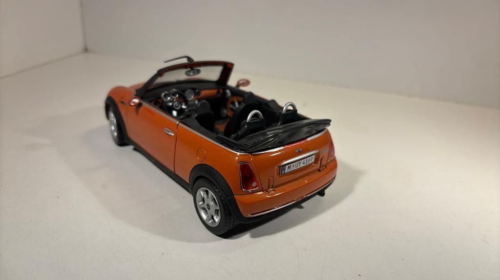 Mini cooper Cararama 1.24, Hobby en Vrije tijd, Modelauto's | 1:24, Overige merken, Ophalen of Verzenden, A, A