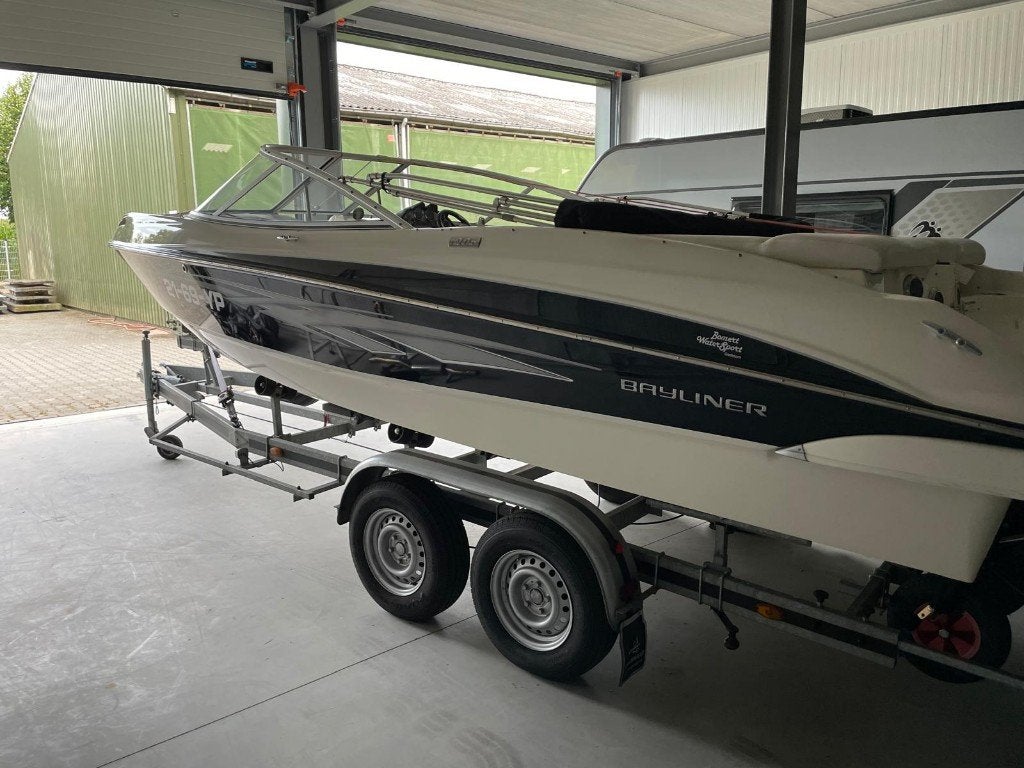 Bayliner 205 sport– uitzonderlijke bijna nieuwstaat 5.0 V8, Watersport en Boten, Ophalen, Gebruikt, Binnenboordmotor, Elektrische start
