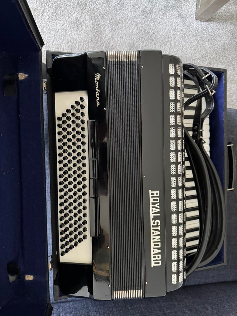 Montana Royal Standard accordeon met koffer, Ophalen, Zo goed als nieuw, Overige merken, Met koffer