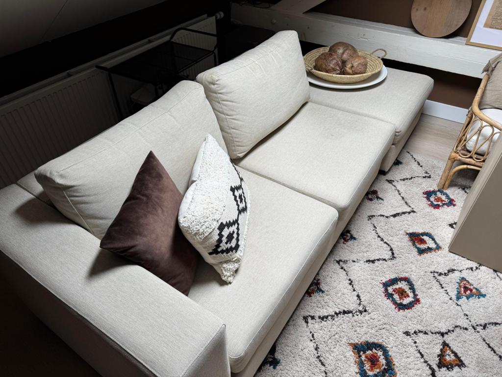 Comfortabele 3-zits bank met losse hocker, Ophalen, Gebruikt, 100 tot 125 cm, Driepersoons