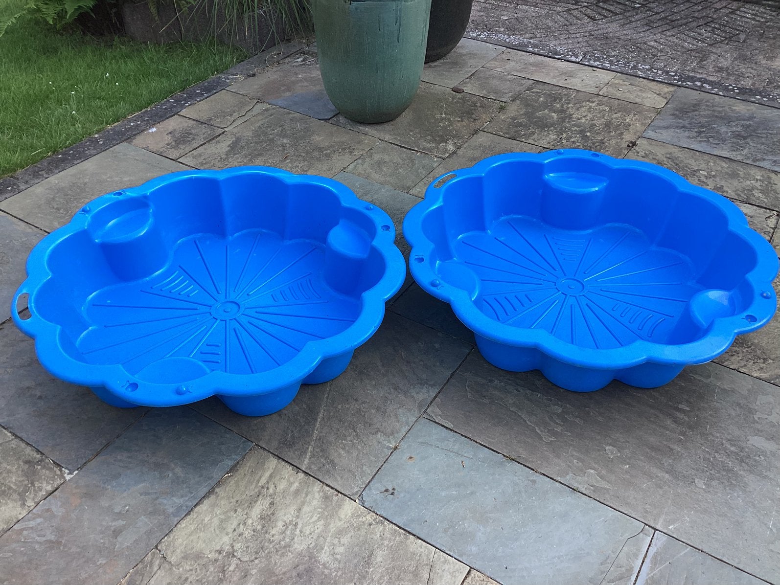 Schelp zand of waterbak met deksel, Ophalen
