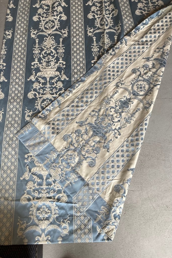 luxe gordijnen: vlinderplooi, haakjes en embrasses, Ophalen, 300 cm, 150 cm, Zo goed als nieuw