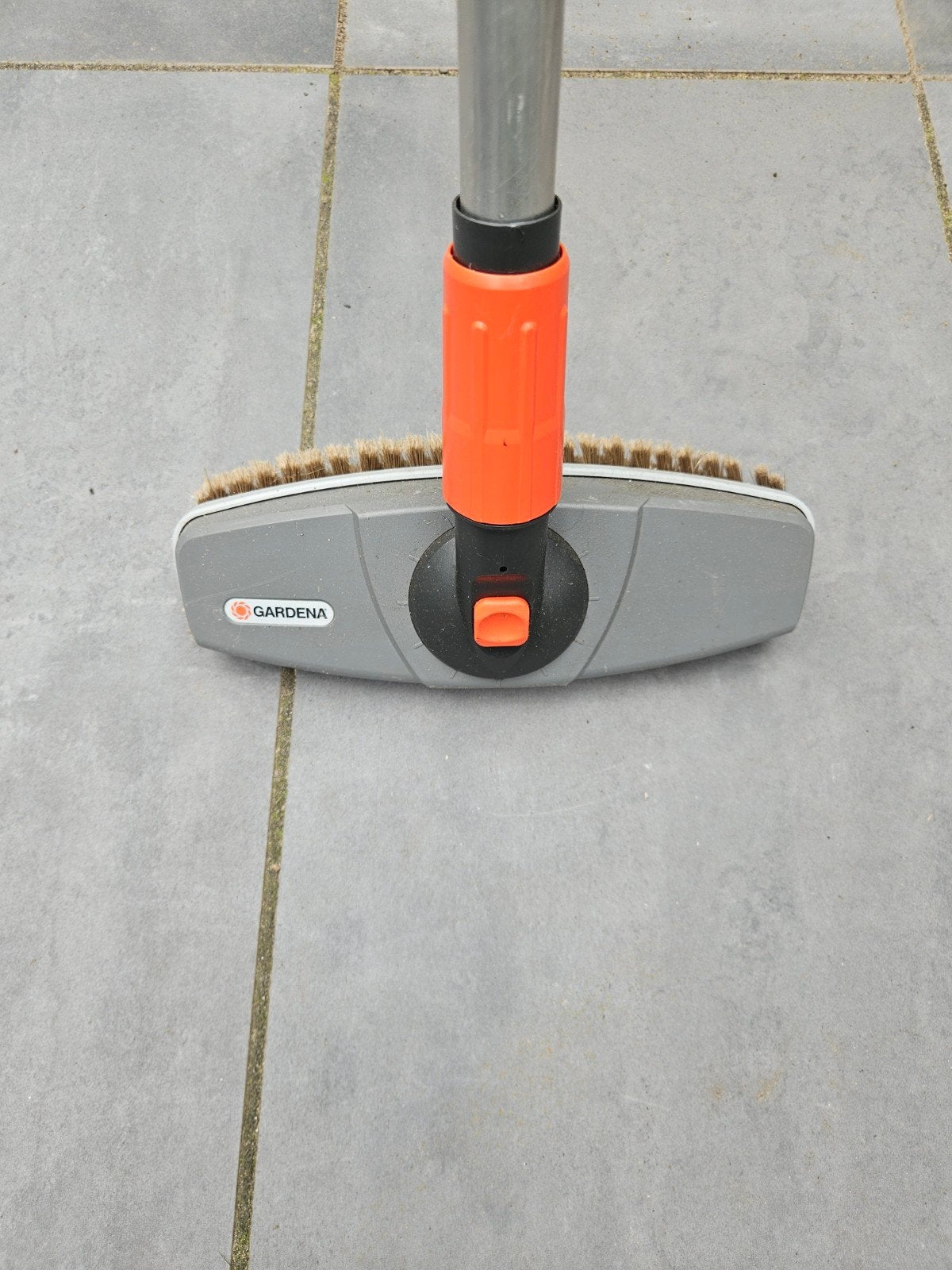 Gardena wasborstel met steel en wateraansluiting, Huis en Inrichting, Ophalen, Bezem of Borstel