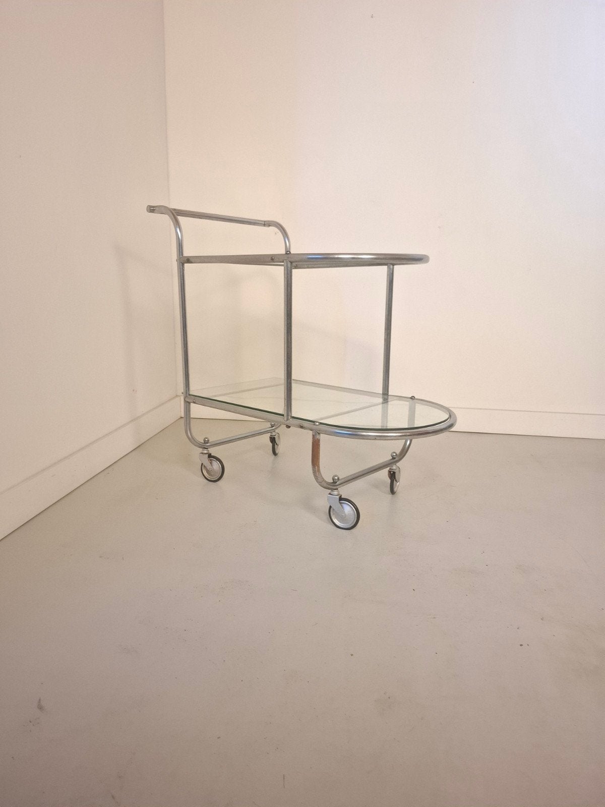 Vintage trolley Bauhaus Bartrolley Chroom jaren 50, Minder dan 55 cm, Gebruikt, Ophalen of Verzenden, 60 cm of meer