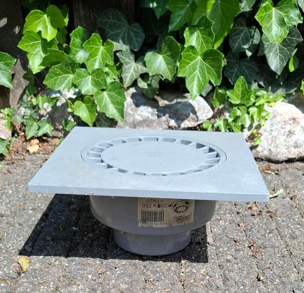 Grijze afvoerput 25x25 cm voor buiten, Ophalen of Verzenden, Minder dan 2 meter, 80 mm of meer, Afvoer