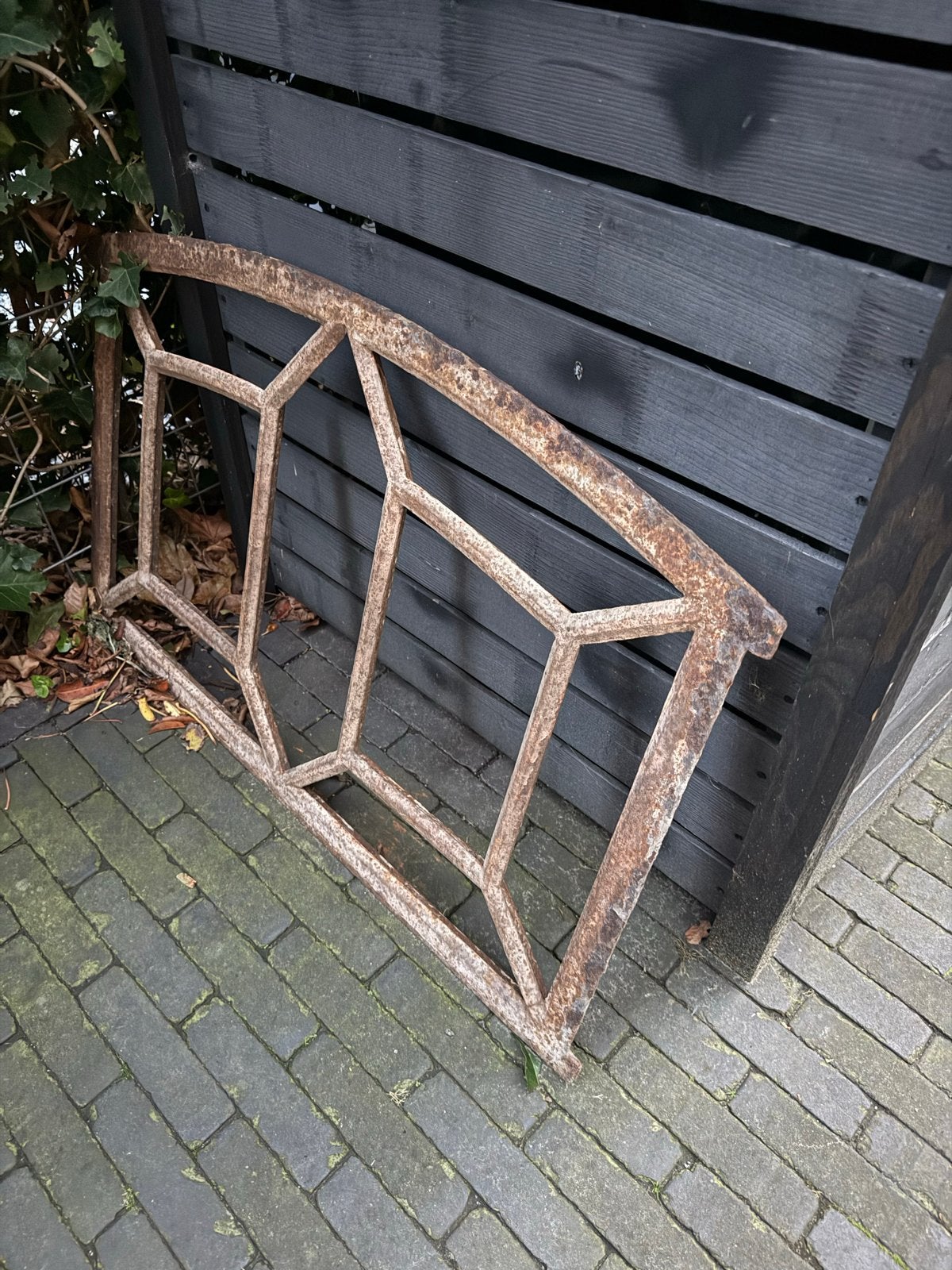 Oud roestig raamkozijn - Decoratief element, Gebruikt, Minder dan 80 cm, 80 tot 120 cm, Overige typen